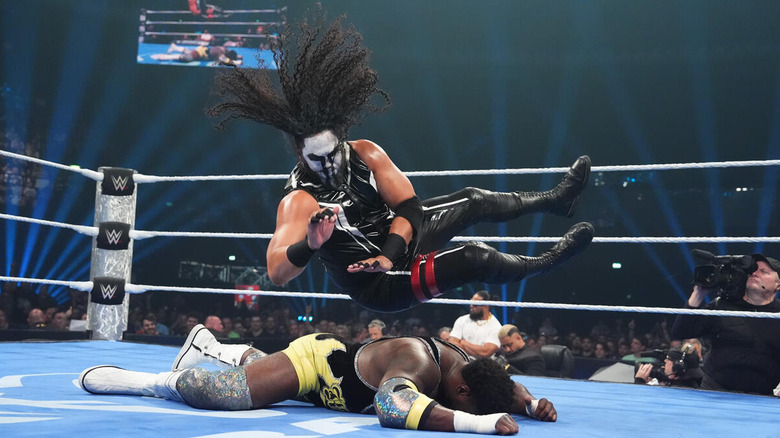 Talla Tonga drops himself onto Royce Keys on "WWE SmackDown"