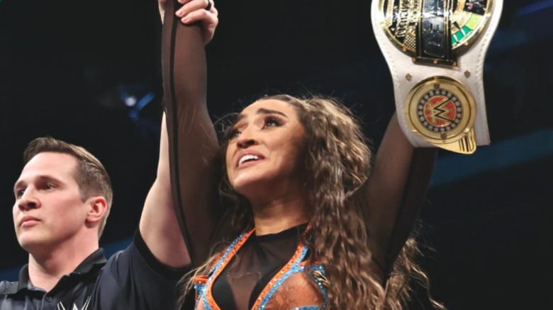 Wren Sinclair holding the Women's Speed Championship