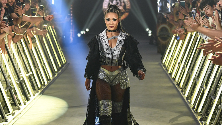 Roxanne Perez walking to the ring