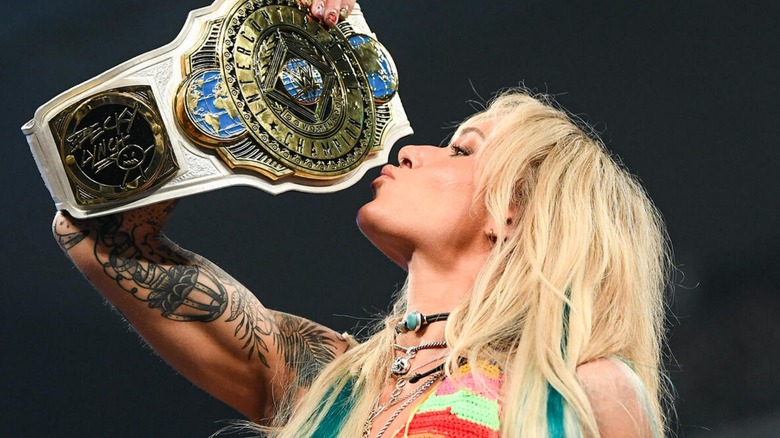 Sol Ruca kisses Women's Intercontinental Championship on "WWE Raw"