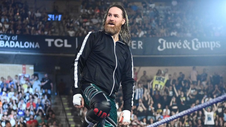 Sami Zayn poses on the ropes before a match on the May 29 edition of "WWE SmackDown."