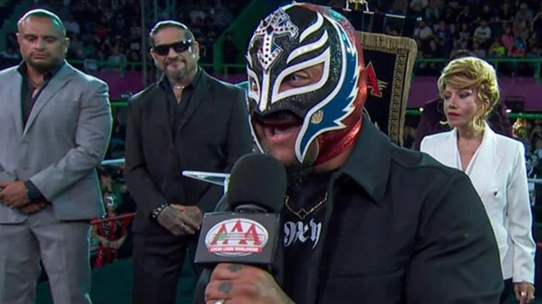 Rey Mysterio makes announcement