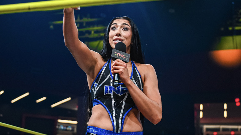 Hartwell speaking in the ring