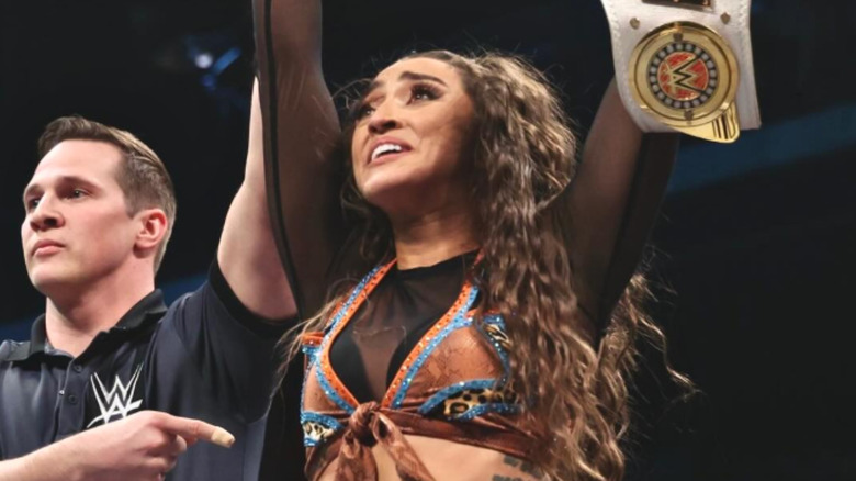 Wren Sinclair holding the Women's Speed Championship