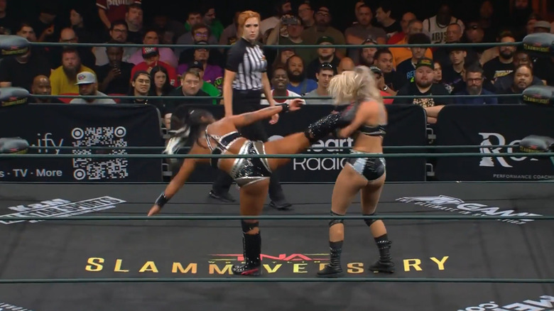 Lei Ying Lee superkicks Xia Brookside