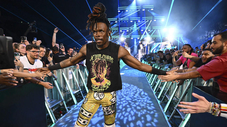 Je'Von Evans makes his entrance on "WWE Raw"