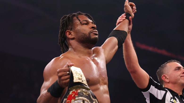 Kevin Knight holds the AEW TNT Title