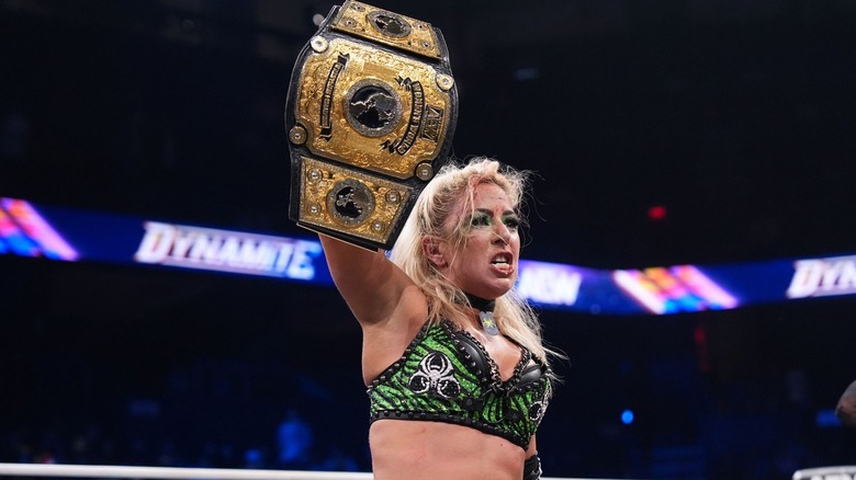 Thekla raises the AEW Women's World Title